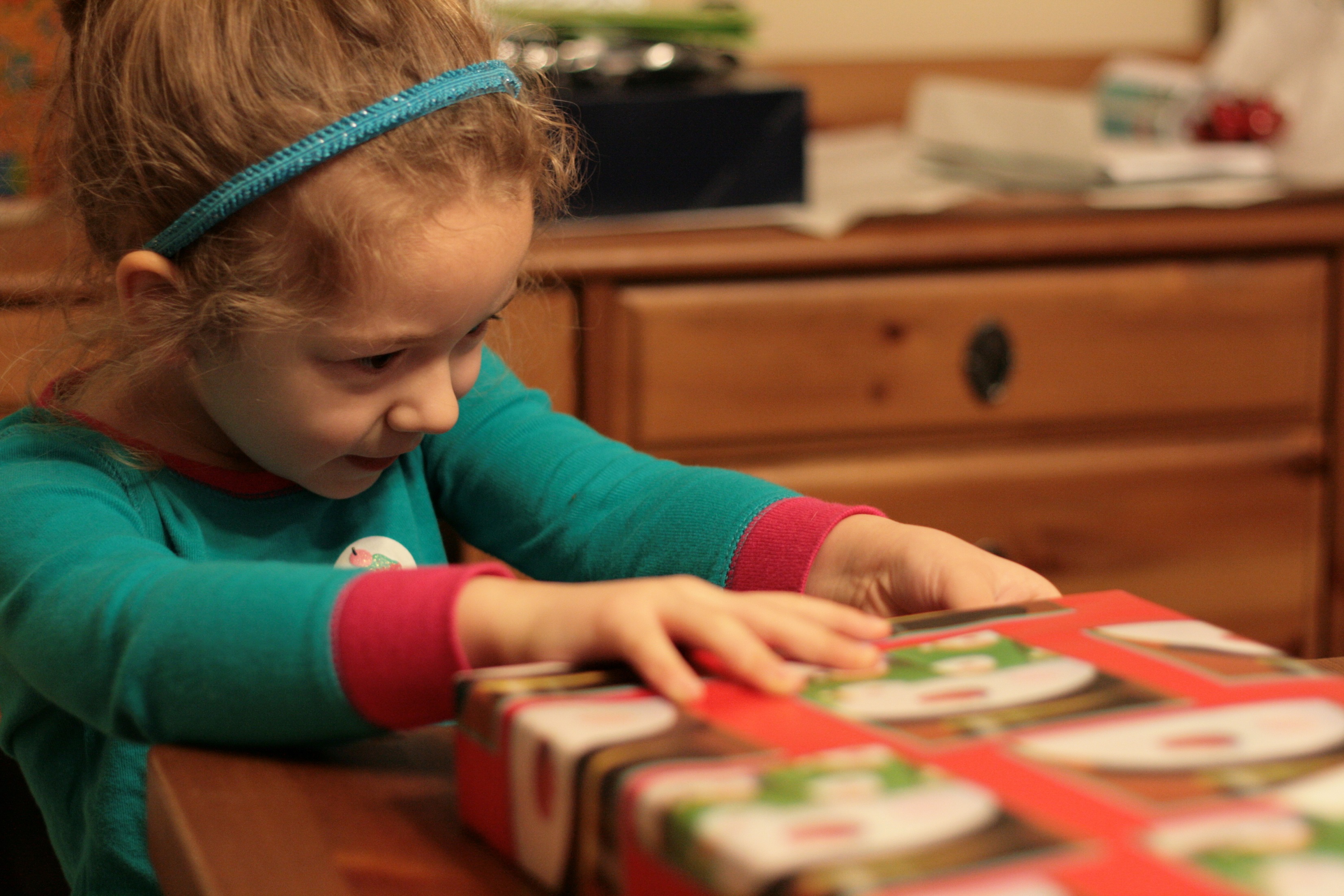 ebo-deep-learning-gift-giving_m