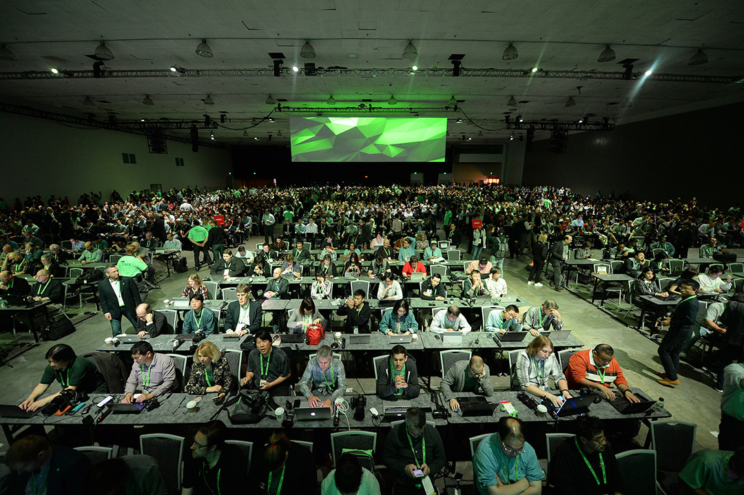 nvidia-accelerates-ai-launches-volta-dgx-workstation-robot-simulator-more_m