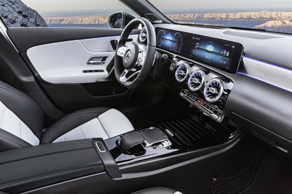 mercedes-benz-a-class-mbux-ai-graphics_m