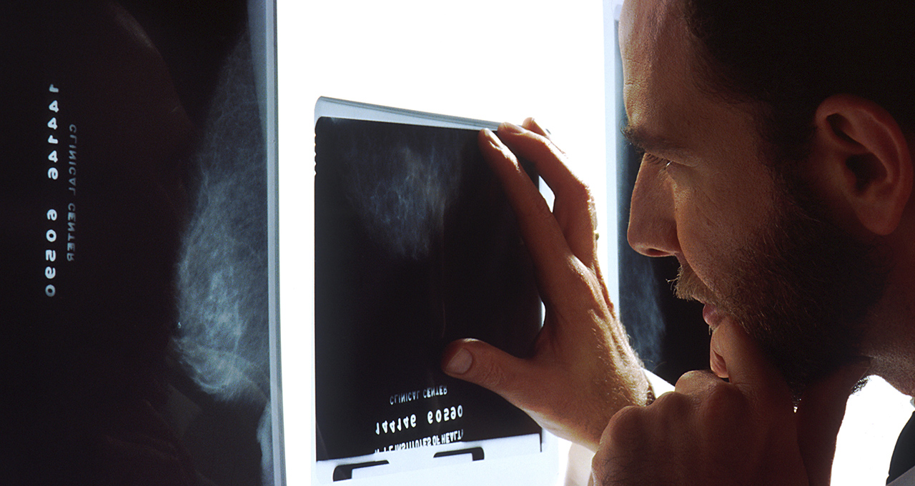 Doctor_viewing_mammogram-1280x680_m